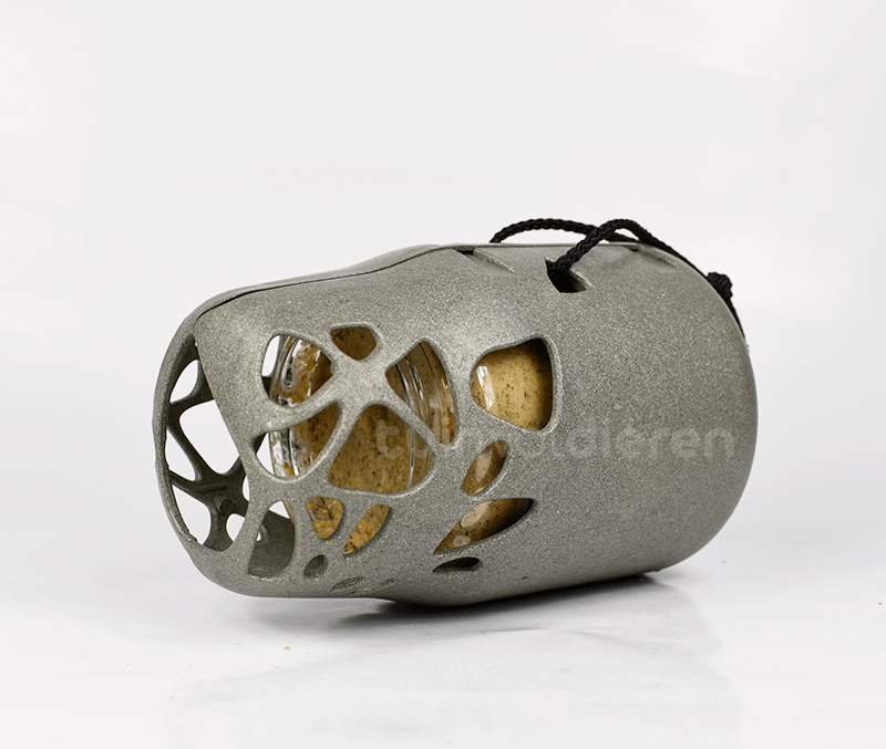 Recycelter Erdnussbutter-Topfhalter esmee for birds.