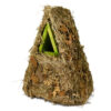 Vogelhaus mit natürlichen Tarnmaterialien.