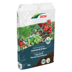 Biologische potgrond voor groenten en kruiden in de moestuin.
