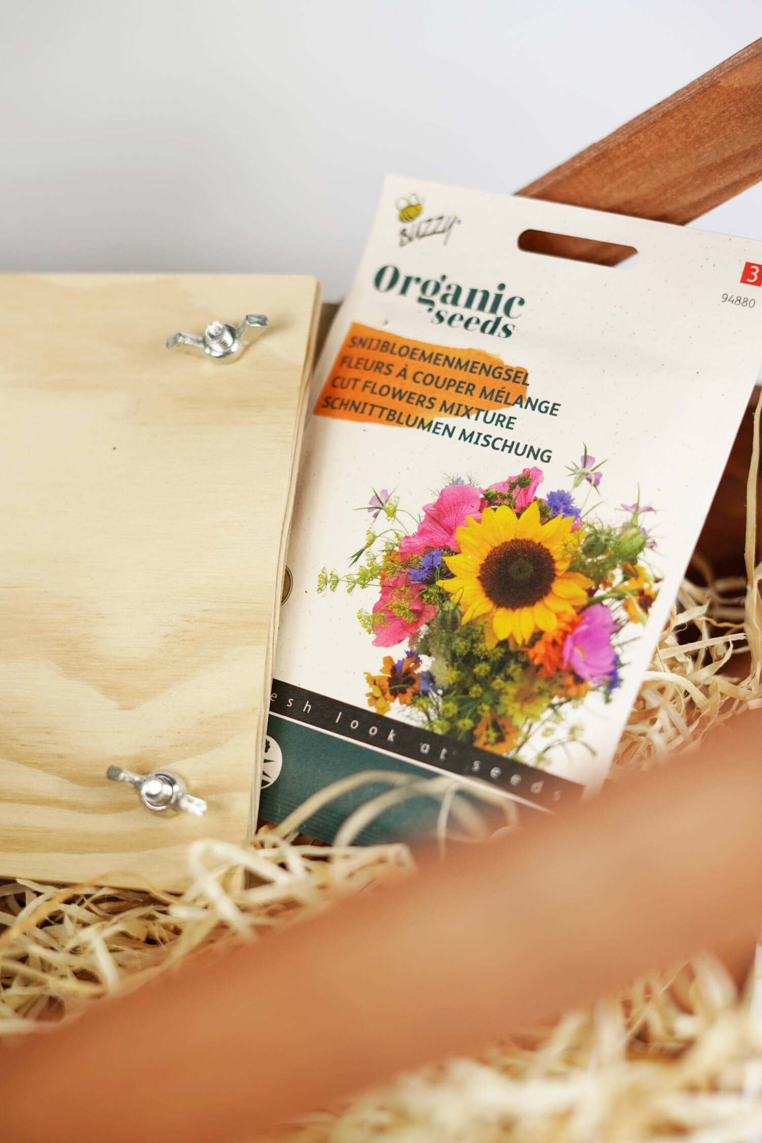 Gevulde bloemenmand cadeau - Afbeelding 3