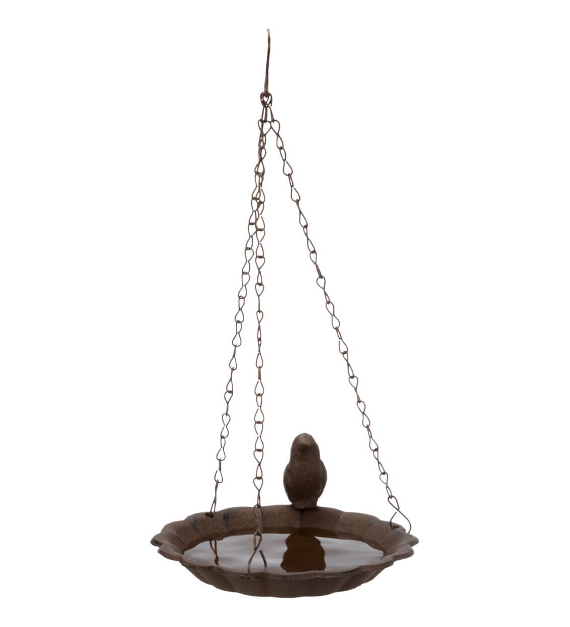 Hangend vogelbad van gietijzer met vogeltje op de rand.