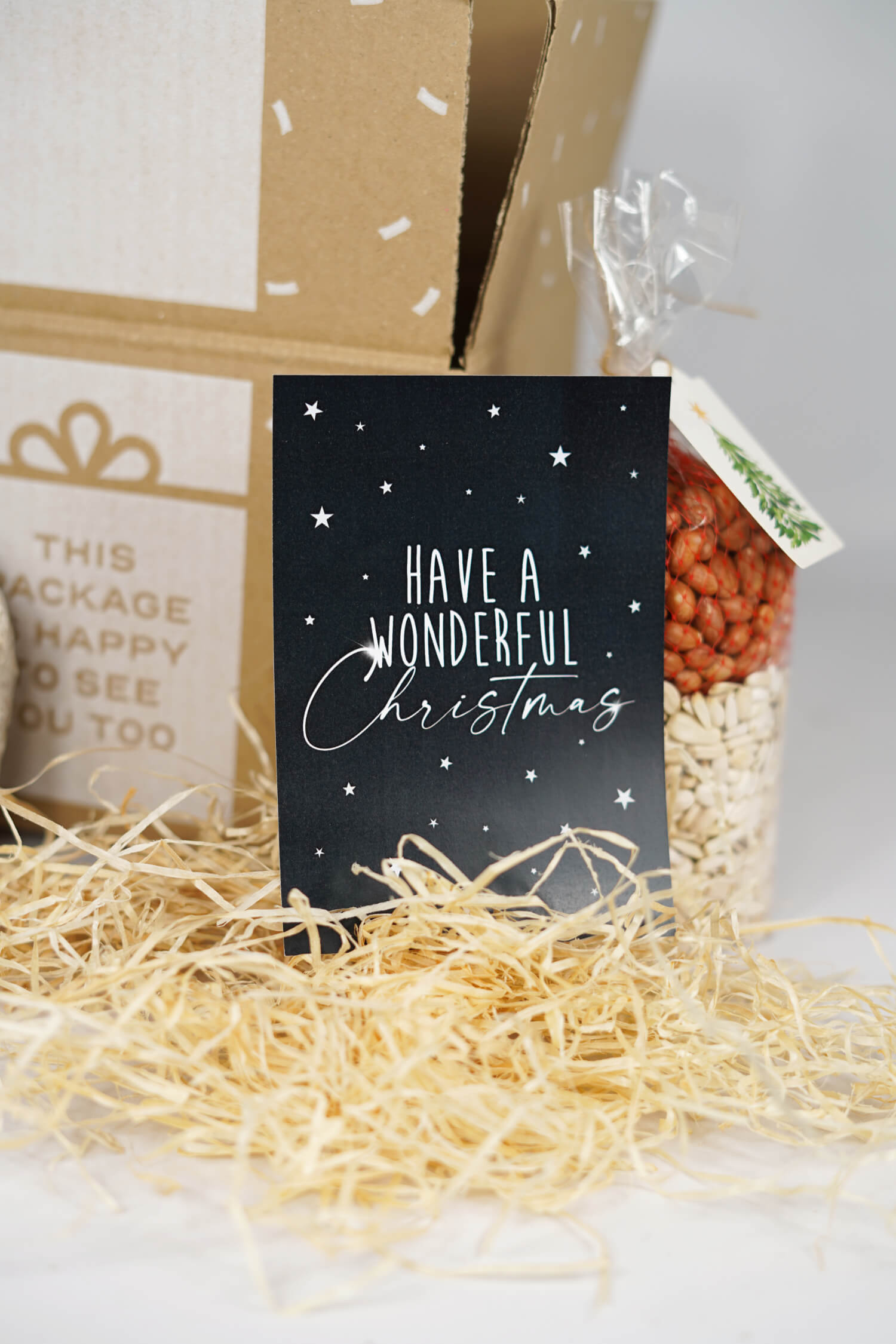 Weihnachtsgeschenk Vogelfutter im Karton – Bild 3