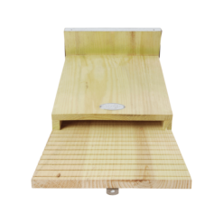 Fledermauskasten aus Holz mit Zinkdach.