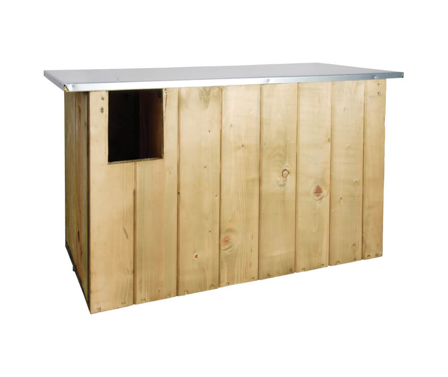 Kerkuilenkast van hout met zinken dak.