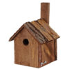 Natürliches Vogelhaus mit Dach aus Rindenholz.