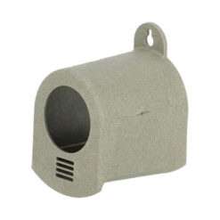 Vogelpindakaashouder grijs van gerecycled plastic voor aan een muur of schutting.