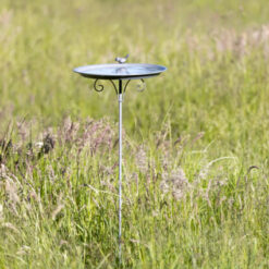 Waterschaal voor vogels op stok