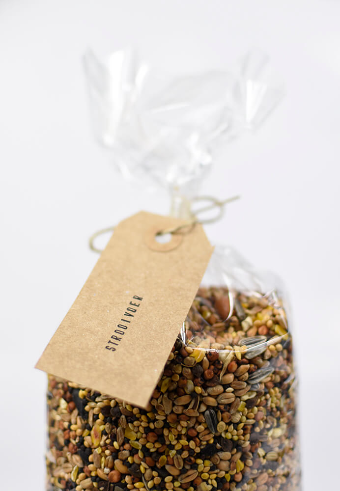 Strooivoer cadeau geven in leuke cadeauverpakking.
