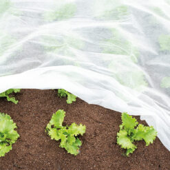 Vliesdoek voor groentetuin.