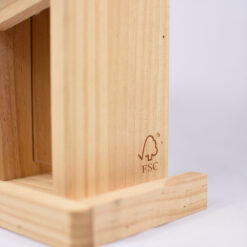 Futterautomat aus nachhaltigem FSC-Holz.